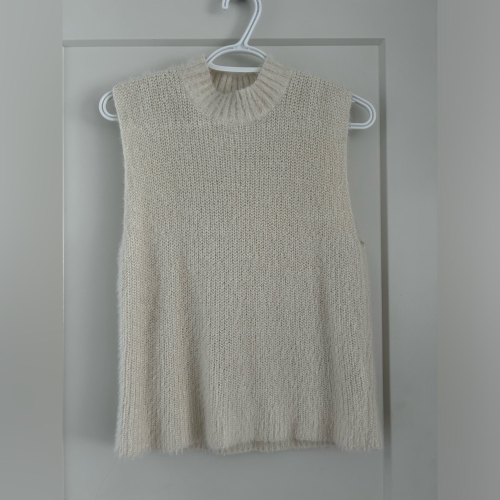Old navy sweater vest size medium